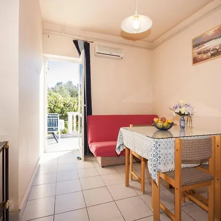 One-bedroom Near