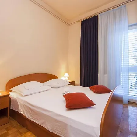 One-bedroom Near Apartman