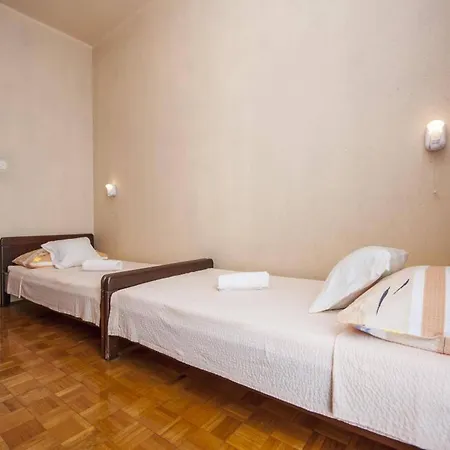 One-bedroom Near Apartman *