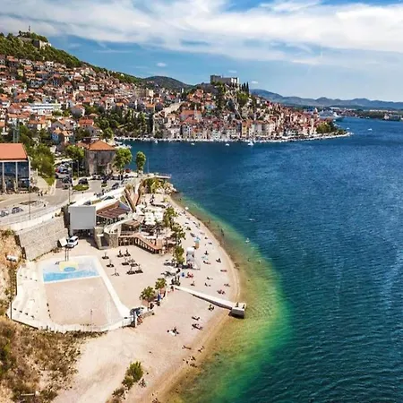 One-bedroom Near Бродарица