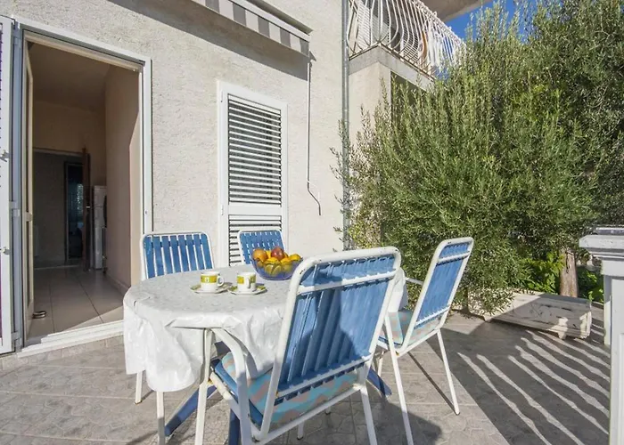 Apartament One-bedroom Near *