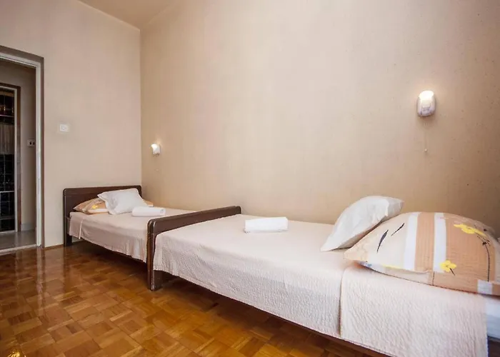 One-bedroom Near Apartament *